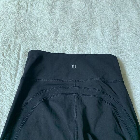 Lululemon Cropped Athletic Mesh Dotted Leggings - Picture 3 of 8